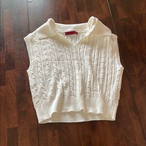 White Sleeveless sweater with collar
